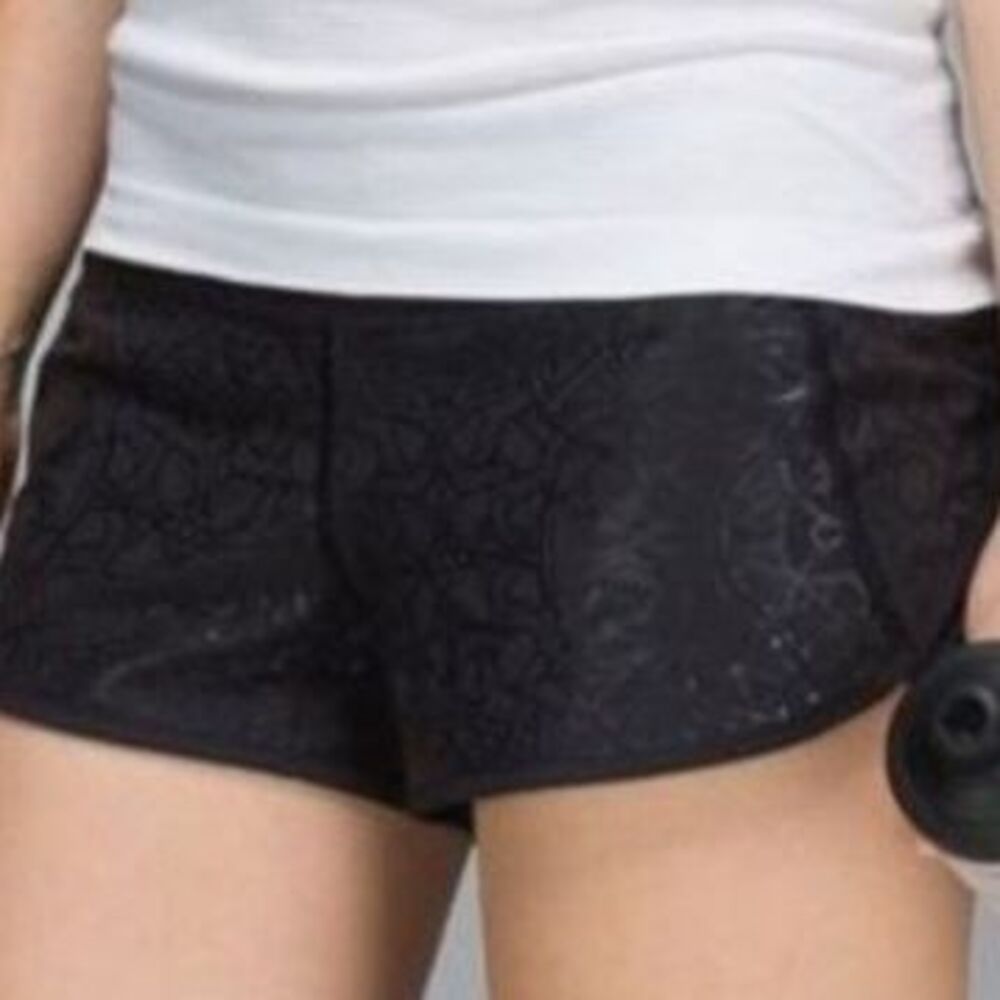 Lululemon Black Women's Running Shorts Speed Short 2.5" Size 4